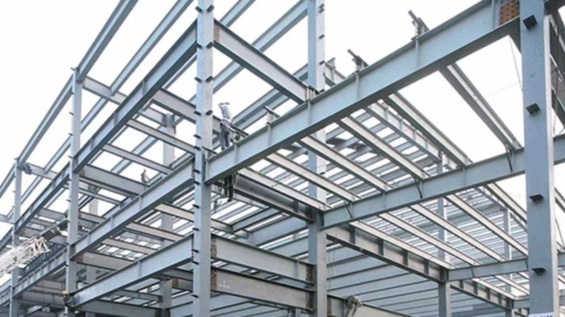 Konstrukcja ze stali lekkiej do budowy domów prefabrykowanych Metalowe konstrukcje na zamówienie Konstrukcja ze stali do warsztatów
